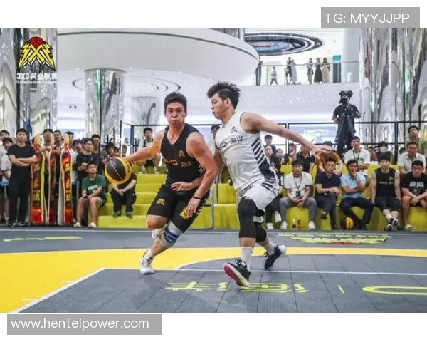 尤兹尼与马胡激战正酣网球场上谁能笑到最后