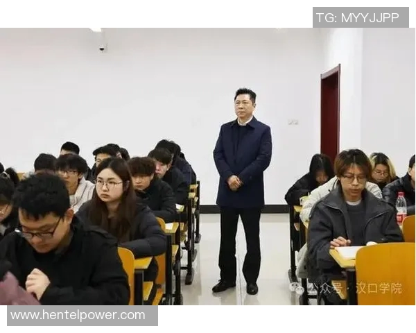 张宁的奋斗故事：从普通学子到行业领军人物的成长之路